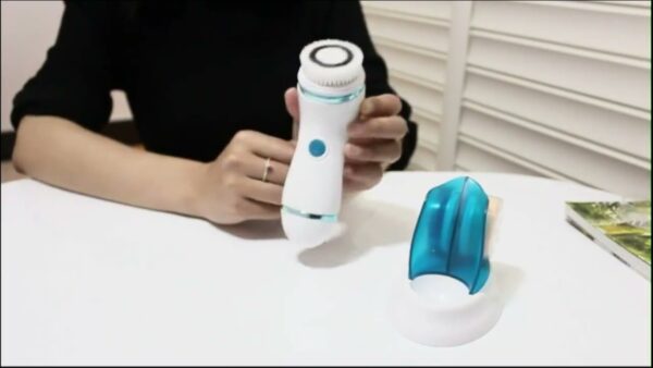 ⁦فرشاة تنظيف الوجه الكهربائية والمساج 4 في1 Facial Cleaning Brush⁩ - الصورة ⁦35⁩