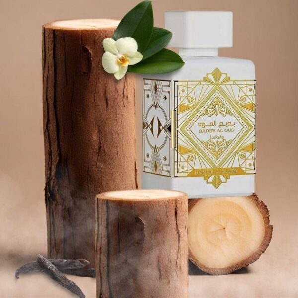 Lattafa Honor and Glory Oud Perfume for Men & Women - Luxurious Arabian Scent with Pineapple & Vanilla Notes - Image 4