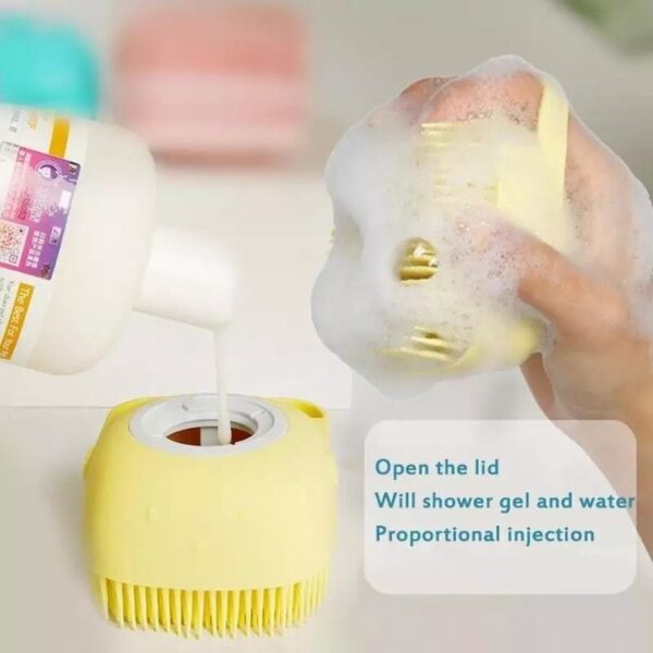 فرشاة استحمام سيليكون مع موزع صابون 2×1 Shower Brush With A Soap Dispenser - Image 5